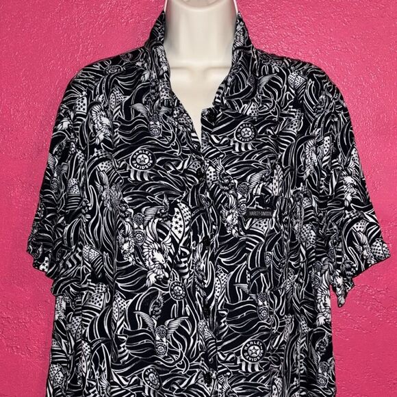 Harley-Davidson women’s button down blouse. Black & white Harley print. Size 2W. - Picture 2 of 10